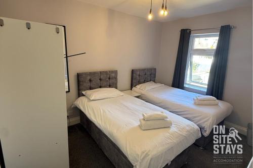 Welling House | OnSiteStays - 4 bedroom house with 2 bathrooms