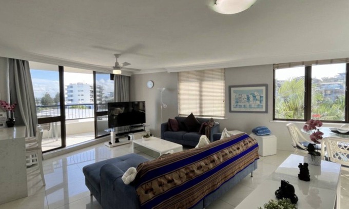 Caloundra Apartment | Oogarding Unit 10 - Enjoy Caloundra at its best staying in this very nicely appointed apartment