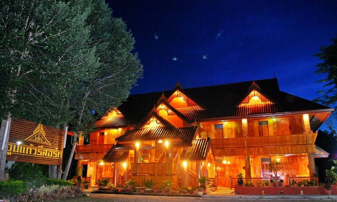 Pua Hotel | Oopkaew Resort