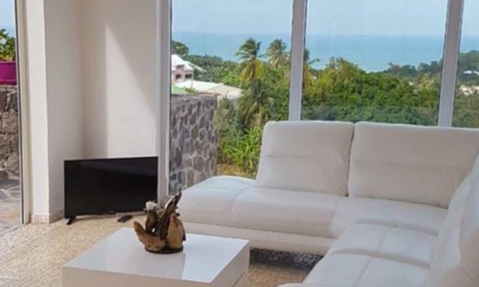 Deshaies Villa | Open-air, ideal for families, 5 minutes from the beach Ideal for filming music videos