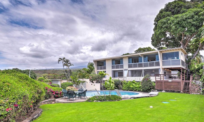 Historic Kailua Village House | Open Air Kona Coast Home: Outdoor Pool & Lanai!