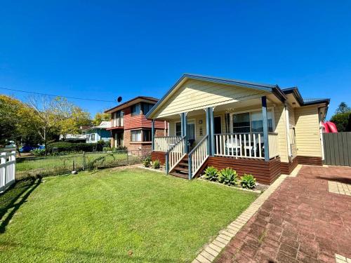 Patonga House | Open Plan Coastal Beauty in Patonga Beach - Pet Friendly