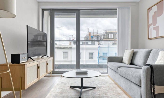 Pimlico Apartment | Open plan Westminster 1BR w/Balcony, 6 mins to Pimlico, by Blueground