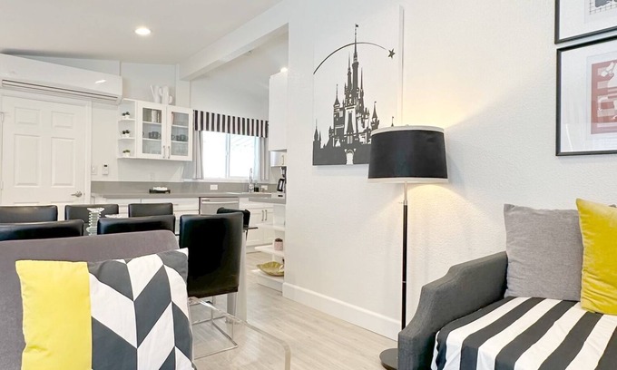 Southwest Anaheim House | Orange County home with backyard, sleep 10, minutes away from theme parks