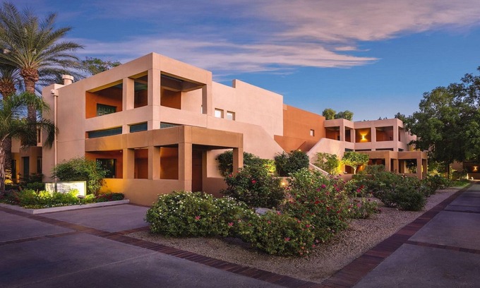 Paradise Valley Village Condo | Orange Tree Resort 1br unit, Friday check-in