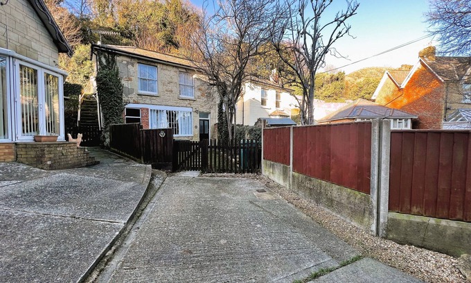 Ventnor Ski Chalet | Orchard Cottage