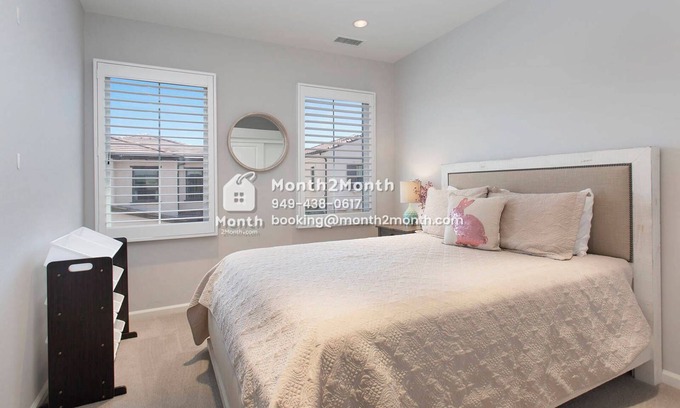 Orchard Hills House | Orchard Hills Coral on Rodeo #7110