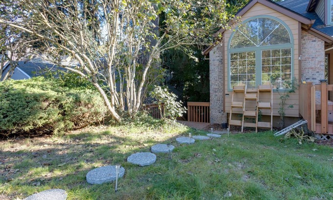 Rosemont Summit Apartment | Oregon Jade Lodging- Spacious 2 Bedrooms, Ev Charger, Quite By Stream