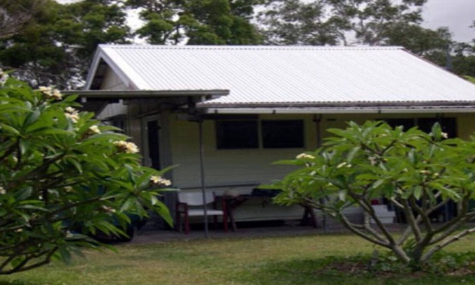 Macmasters Beach House | Original Lakefront Cottage