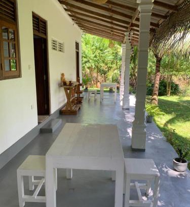 Weligama Cabin | Original track by Unrushed