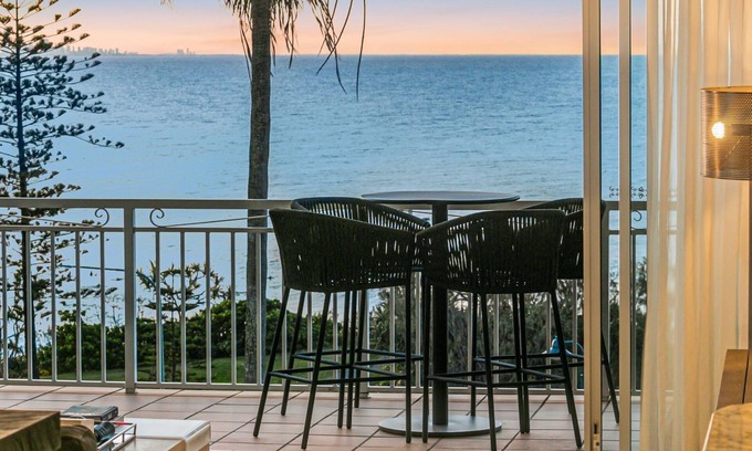 Coolangatta Apartment | Orion 6 - Beachfront Rainbow Bay - All Linen Supplied - Min. 3 Night Stays!
