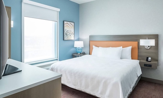 Airport North Apartment | ORLANDO ESCAPE STARTS HERE! KING SUITE, POOL, BBQ