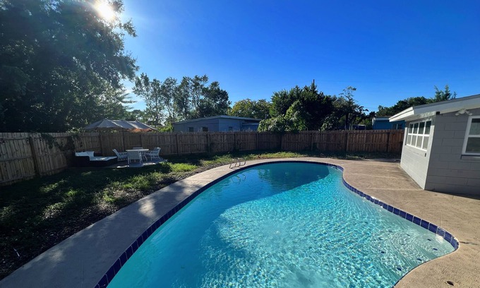 Pine Hills House | Orlando pool house 4BR near Universal Studios, Downtown, Arcade game