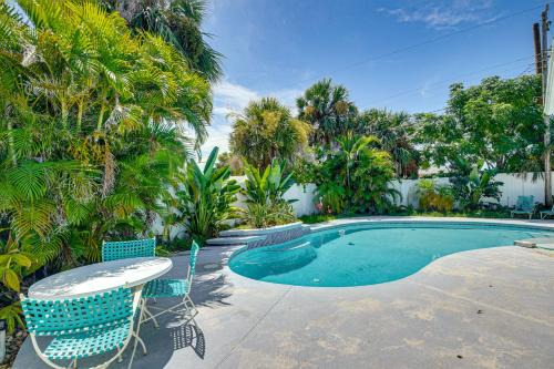 Ormond Beach Manors House | Ormond Beach Retreat Walk to Shore and Shops!