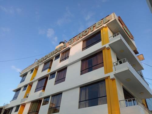 Veintiseis de Octubre Hotel | Orquídea's Hotel