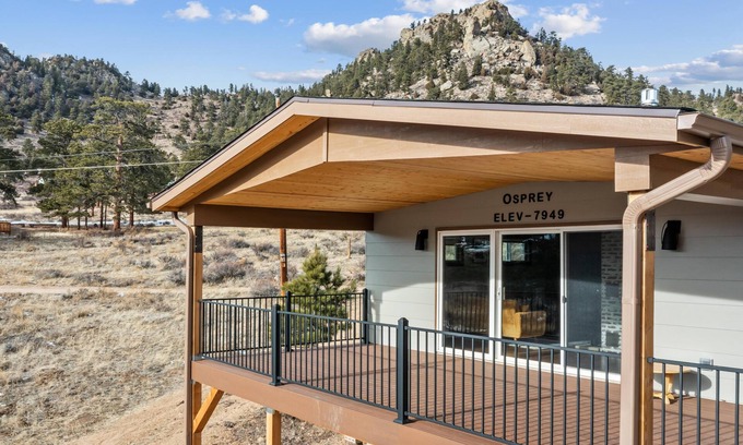 Estes Park Cabin | Osprey Cabin- Newly remodeled- Cabin-Amazing Views