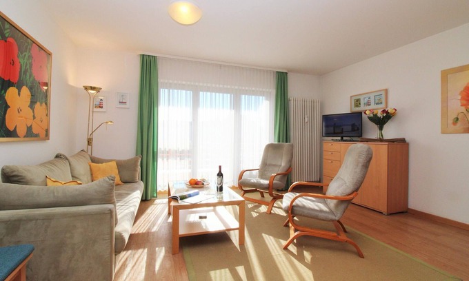 Ostseebad Kuhlungsborn Apartment | Ostseeblick - Fewo Fehmarn 22: 1-room apartment close to the beach with large balcony