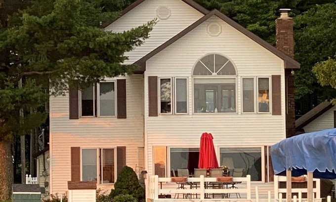 Gaylord House | Otsego Lake Cottage Getaway