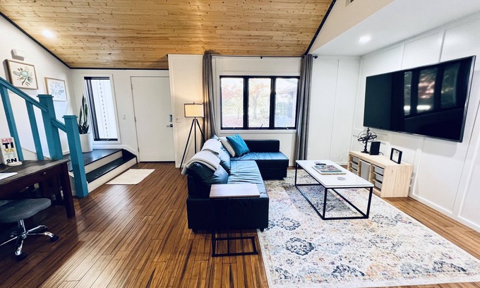 Bella Vista House | Outdoor adventure base, 5★ Family Friendly, 75" Smart TV!