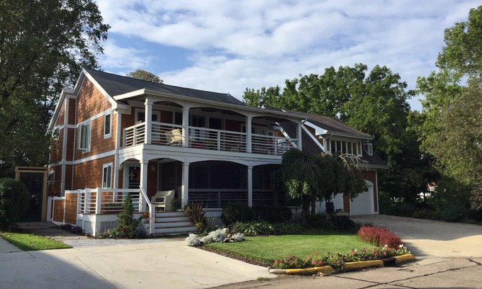 South Haven House | Overlook South Haven Harbor steps from South Beach and Downtown