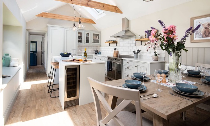 Belford Cottage | OVERVIEW COTTAGE - sleeps 6 in 3 bedrooms