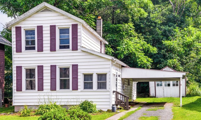 Owego House | Owego Vacation Rental Near Downtown & River!