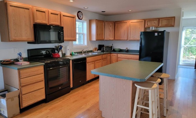 Ocean Point House | OWL HOUSE | SCREEN PORCH | 4 Bed, 2.5 Bath