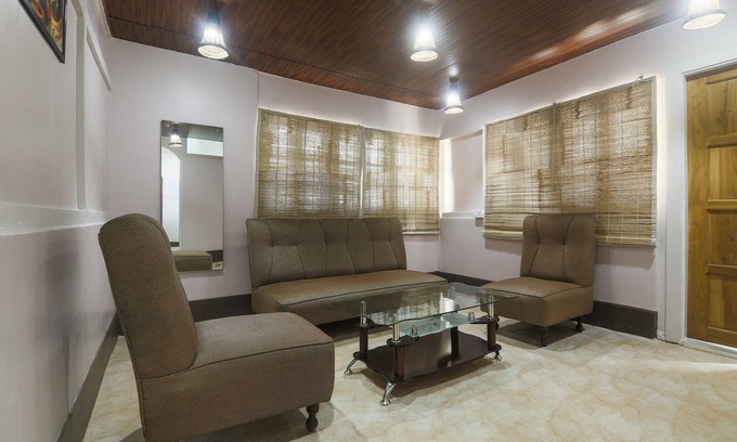 Shillong Hotel | OYO 19292 55 Pillars House