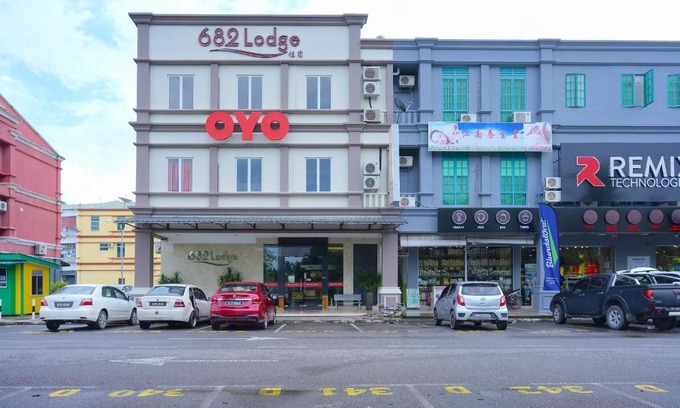 Bintulu Hotel | OYO 89457 682 Lodge