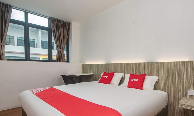 Sarikei Hotel | OYO 90102 7 Days Lodge