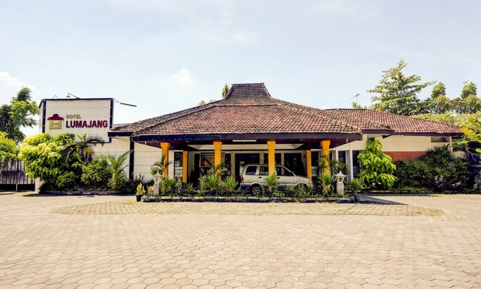 Lumajang Hotel | OYO 90250 Hotel Lumajang New