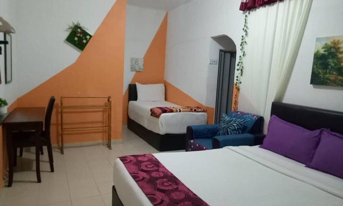 Pantai Tengah Hotel | OYO 90935 Langkawi Western Motel