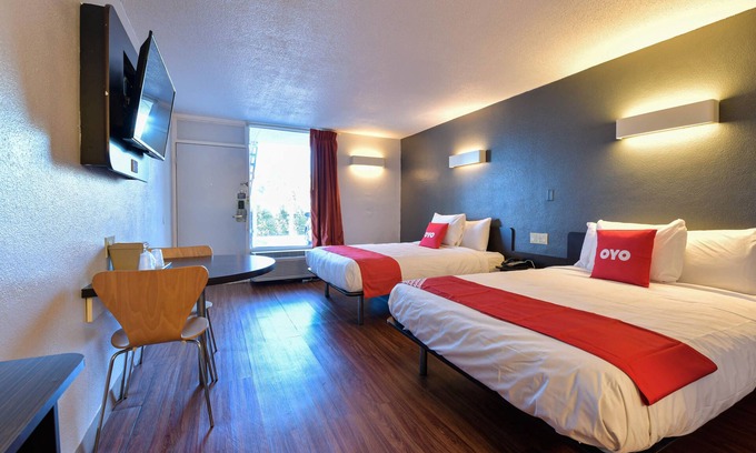 Valdosta Hotel | OYO Hotel Valdosta GA I-75