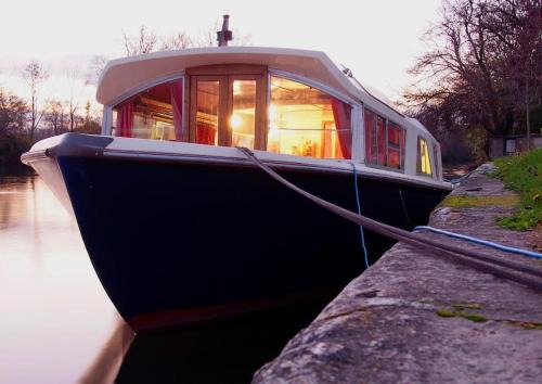 Hennebont Boat Rental | Pénichette Lady Sarah