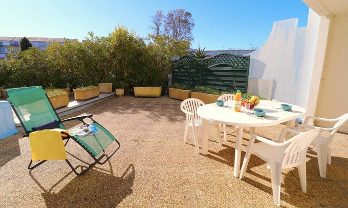 Le Grau-Du-Roi Apartment | P3 ground floor terrace 6 people swimming pool garage near beach shops