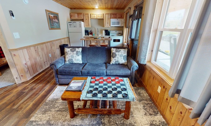 Gaines Cabin | PA Grand Canyon, Mountain View, Pine Creek, Hot Tub, Fire Ring, Cherry Springs