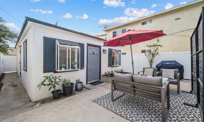 Crown Point Cottage | Pacific Beach Bayside Cottage.