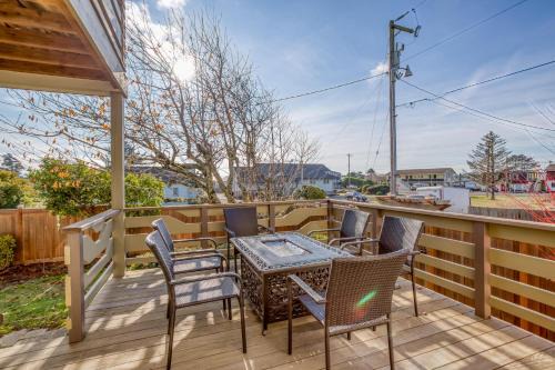 Pacific City House | Pacific City Beach House - Meredith Lodging