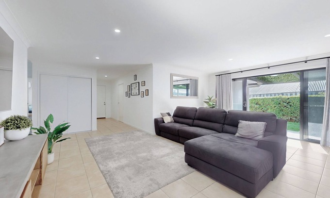 Pacific Pines Hotel | Pacific Pines 3BR Peaceful Home Stay