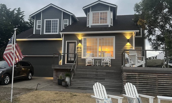 Hammond House | Pacific Wonderland! Relax, Explore, & Discover Astoria & Oregon's North Coast