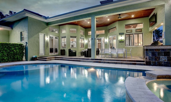 Lauderdale Beach House | PACK YOUR BAGS FOR THE ATLANTIC BEACH HOUSE WHERE YOU CAN HAVE IT ALL !