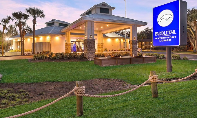 Crystal River Hotel | PaddleTail Waterfront Lodge, Trademark Collection by Wyndham