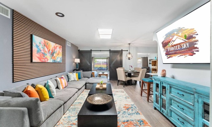 Sun City Apartment | Painted cactus 2 bed w/hot tub