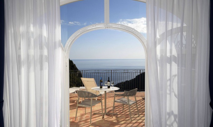 Pontone Apartment | Palazzo San Giovanni Resort- deluxe with a large terrace with a splendid view
