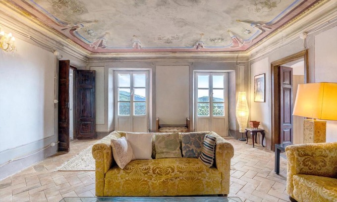 Bracelli Apartment | Palazzo Ravaschieri Apt Affrescato