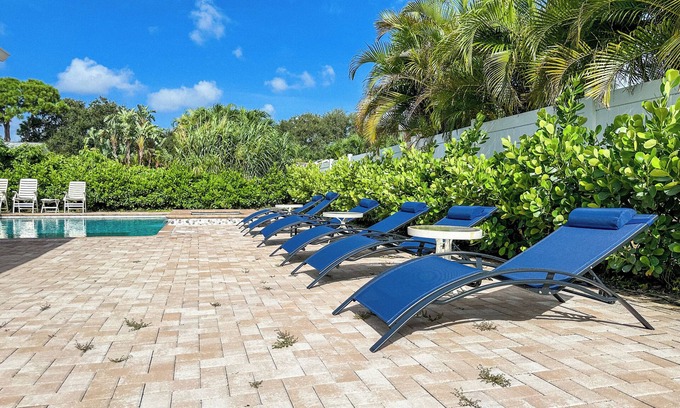 Hunt Club House | PALM BEACH GARDENS 5 BR/4BA HOME - PRIVATE POOL - HOT TUB