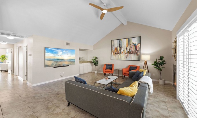 Indian Wells Condo | Palm Desert CA Condo near BNP Paribas spacious 2 bedroom 2 bathroom w/King Bed