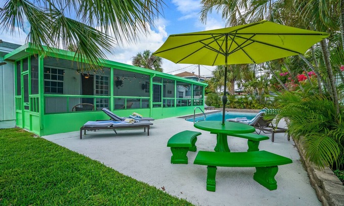 Southwest House | *Palm GREEN Haus* w/Pool Oasis
