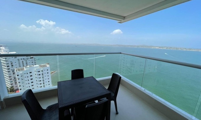 El Laguito Apartment | Palmetto Sunset Apto 18-05