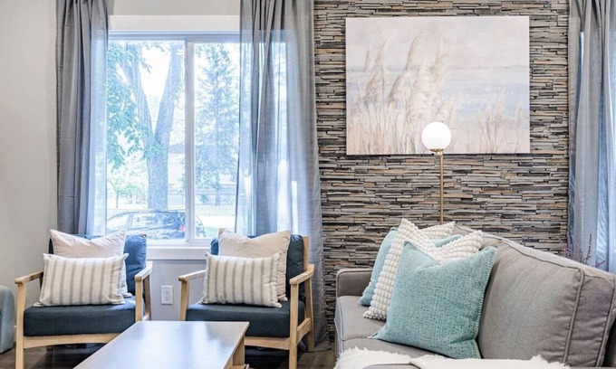 Northeast Edmonton House | Pampas Breeze 4 Bedroom home w bunk beds!